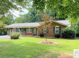 24 Hummingbird Ln, Stuart, VA 24171