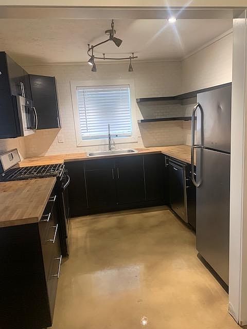 1st image of 206 Augusta Dr