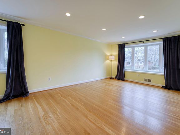 5th image of 2624 Depaul Dr