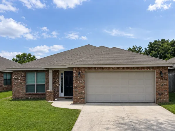 1307 Fairlawn Dr, Semmes, AL 36575