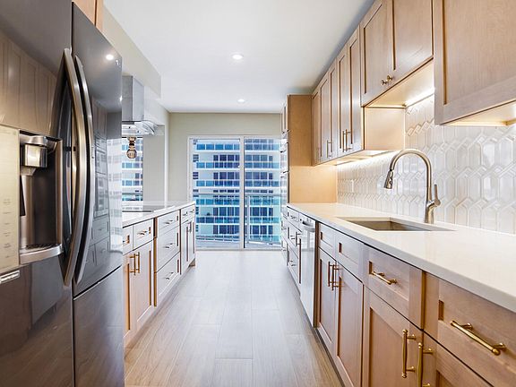 5th image of 3410 Galt Ocean Drive #1003n