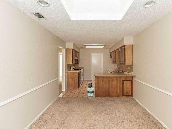 5th image of 5901 Fordham Dr