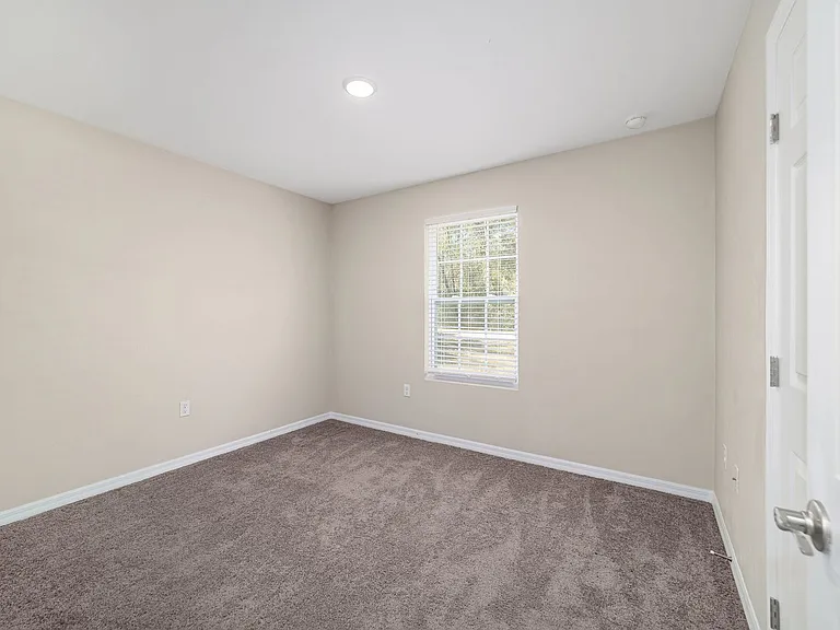 23935 NE 118th Ave — Photo 24
