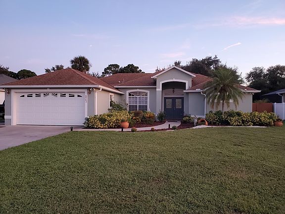 2nd image of 6463 Flora Vista Pl