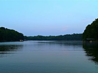 38 Lakewind Ct, Iva, SC 29655