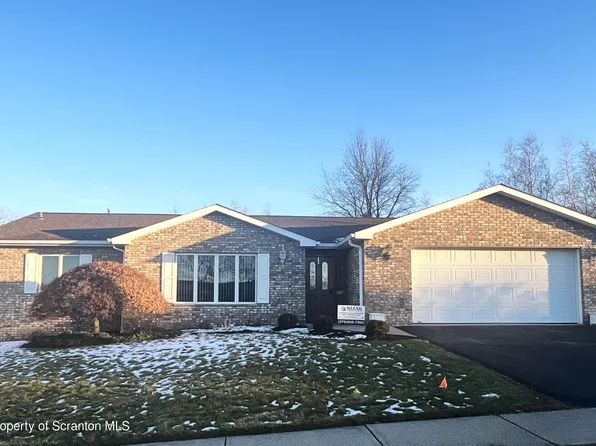 604 E Swinick Dr, Dunmore, PA 18512