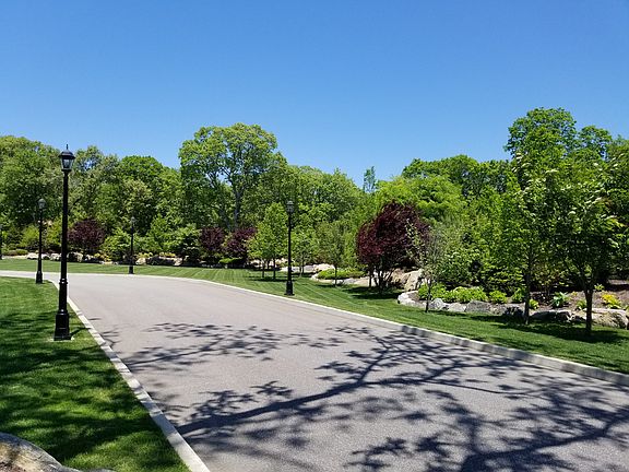 4th image of 328 Hoffman Ln