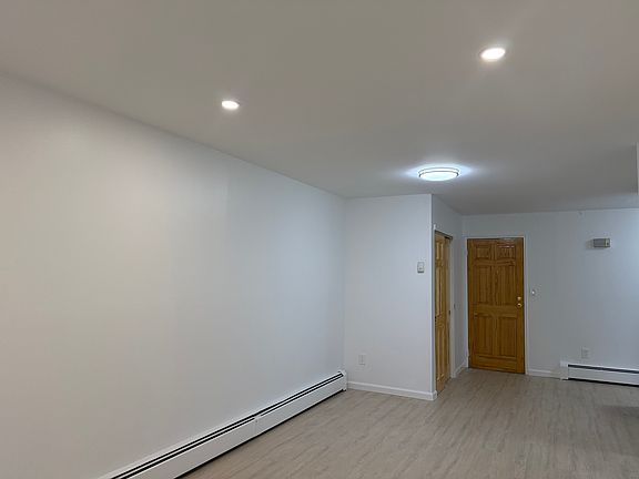 3rd image of 135-33 Coolidge Ave Floor 1