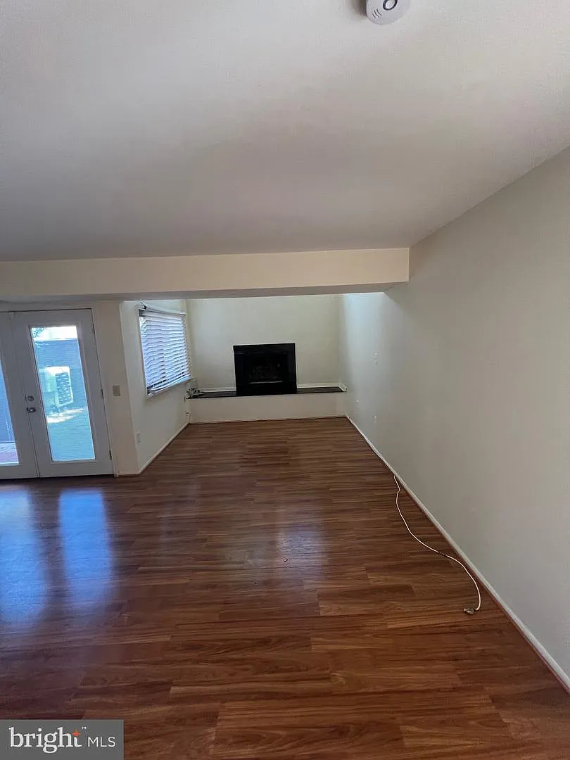 3 bed, 1274 sqft, $2,600 — Photo 3