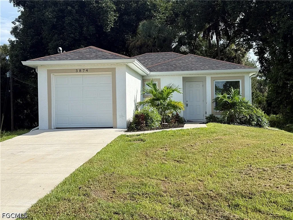 3 bed, 2.0 bath, 1156 sqft, $1,900 — Photo 2