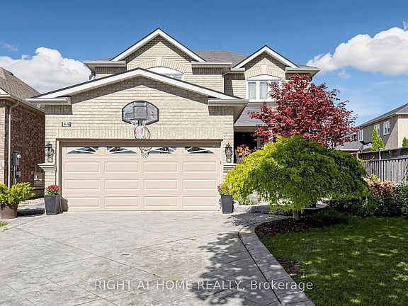 2nd image of 44 Robertson Close