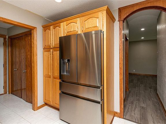 5th image of 7412 Oakwood Dr