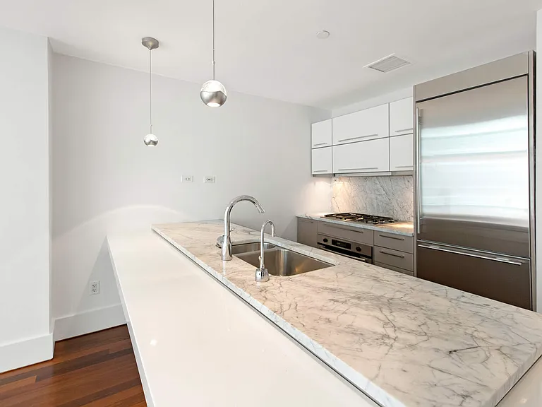 165 W 18th St #8B — Photo 5