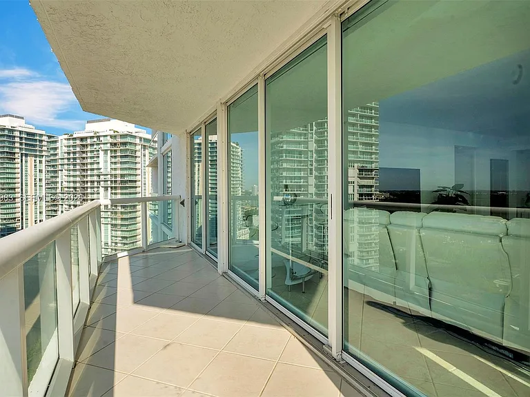 16400 Collins Ave #1944 — Photo 29