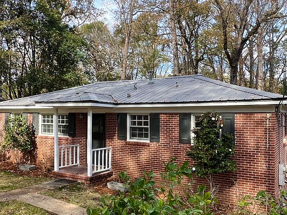 5th image of 1121 E Magnolia Ave
