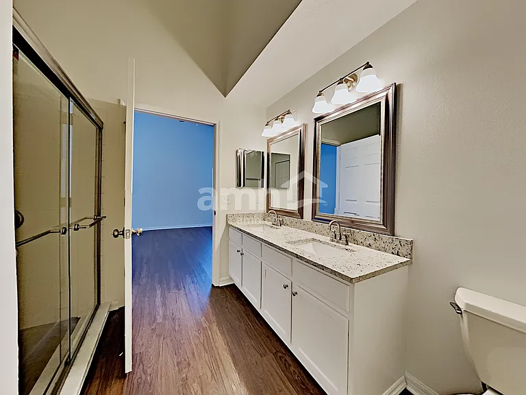 992 Stanvoy St — Photo 16