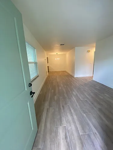 1411 Pinecrest Pl Photo 1