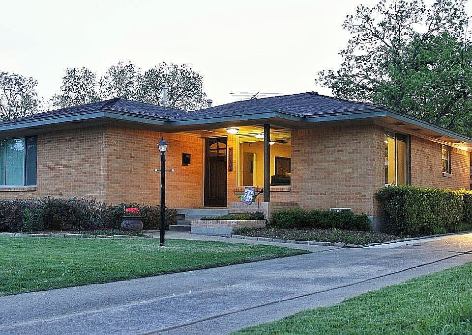 Front of 7222 Wake Forrest