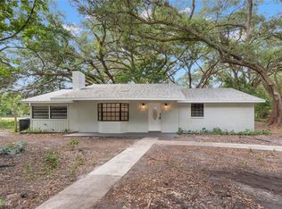 8616 Wire Rd, Zephyrhills, FL 33540