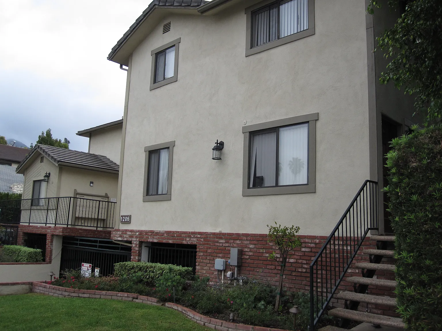 1206 Viola Ave — Photo 4
