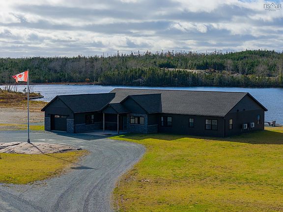 3rd image of 5121 Clam Harbour Rd
