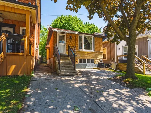 13 E 21st St, Hamilton, ON L8V 2T3