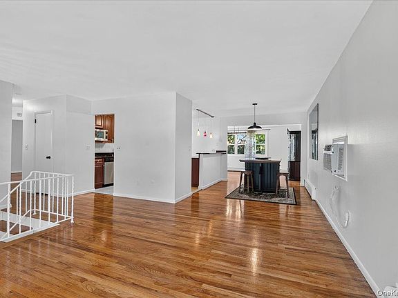 4th image of 12 Flitt Street