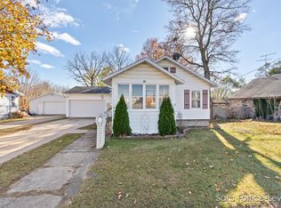 213 W Sycamore St, Wayland, MI 49348