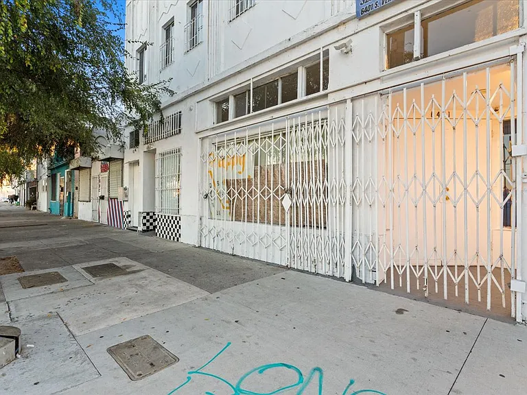 6403 1/2 S Vermont Ave #2 — Photo 23