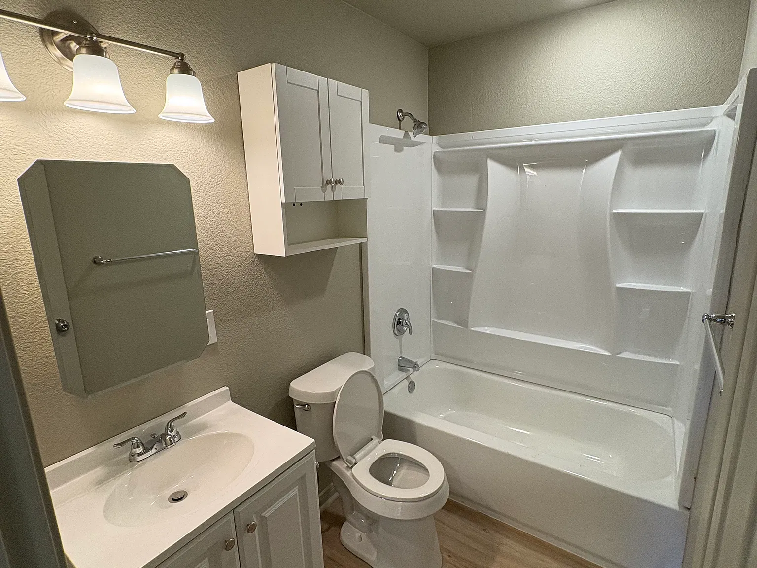 2 bed, 720 sqft, $1,200 — Photo 4