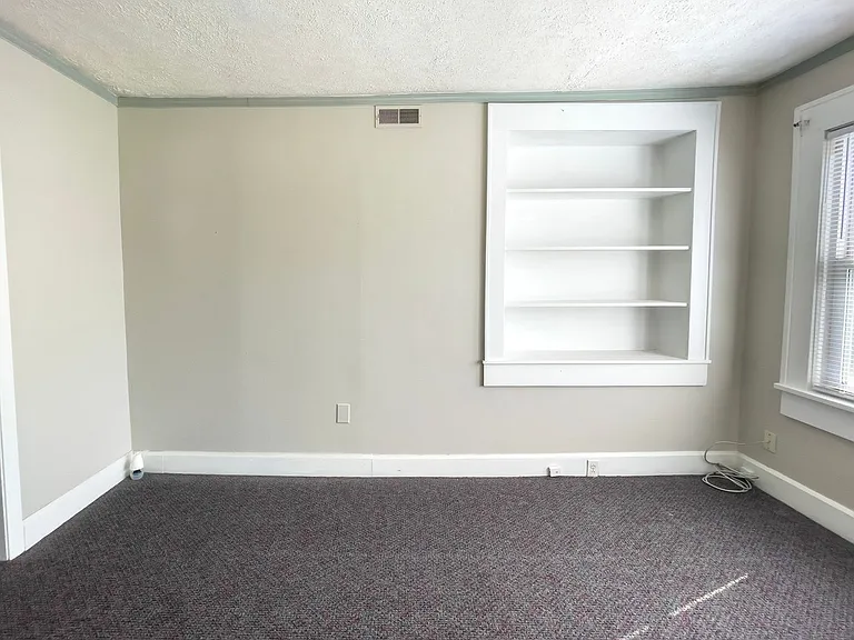 210 S Nichols Ave — Photo 6
