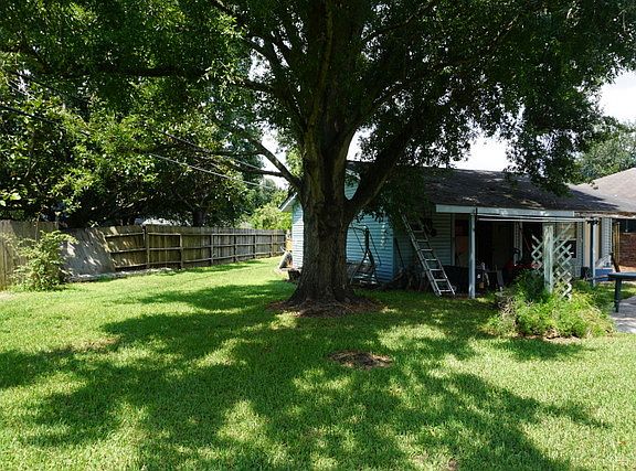 5th image of 709 E Brown Ln