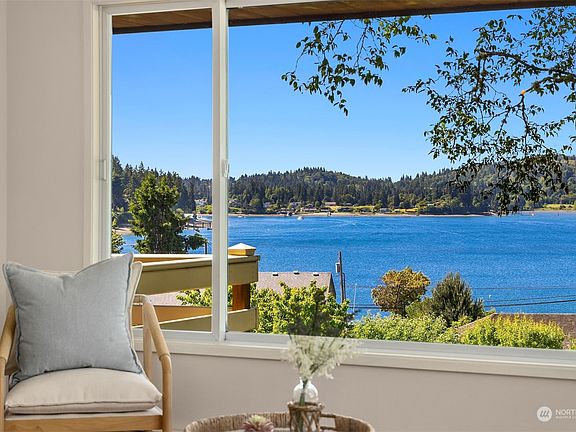 5th image of 17278 Lemolo Shore Drive NE
