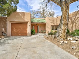3017 Calle Del Bosque NW, Albuquerque, NM 87104