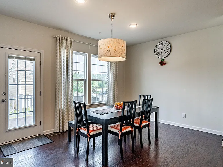 733 Sun Valley Ct — Photo 18