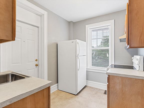 4th image of 4219 Neosho St #202