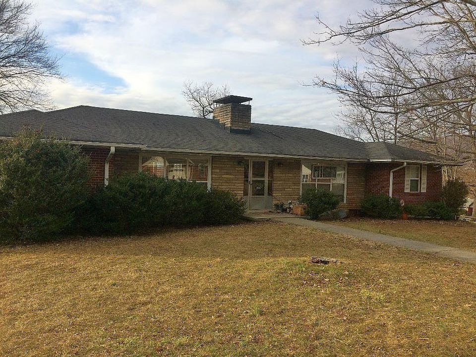 1st image of 2702 Parkview Dr #A