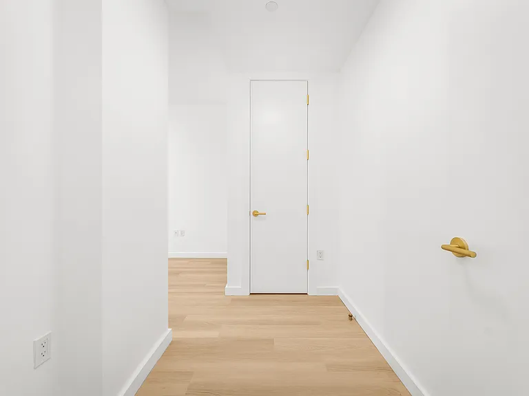 540 Atlantic Ave #615 — Photo 8