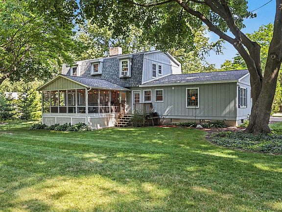 2nd image of 608 Arboretum Dr