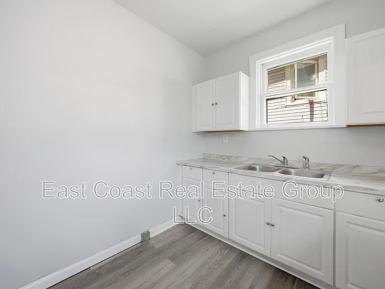 505 W Church St #1W — Photo 6