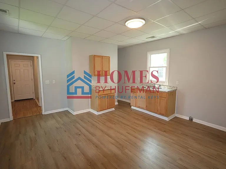 1302 Cumberland Ave — Photo 6