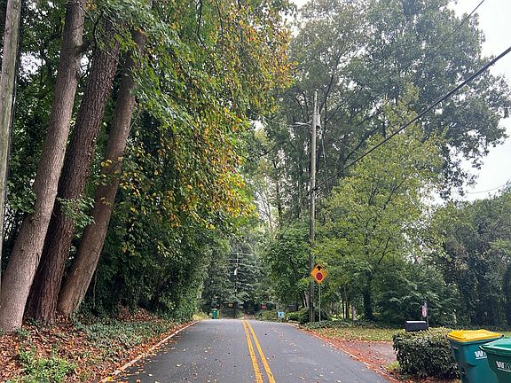4th image of 565 Franklin Rd
