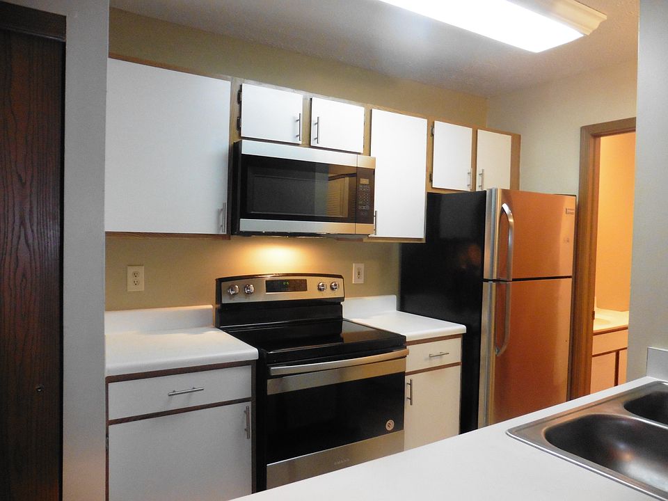 Updated kitchen with new stainless appliances