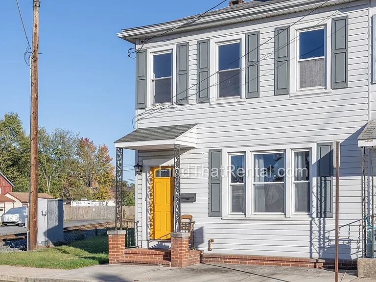 423 N Bedford St — Photo 3