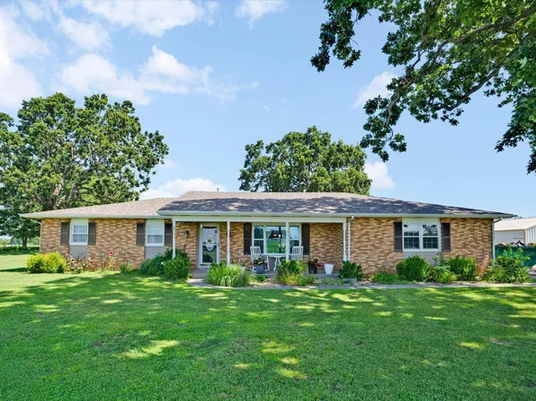 1731 E Aldrich Road, Bolivar, MO 65613
