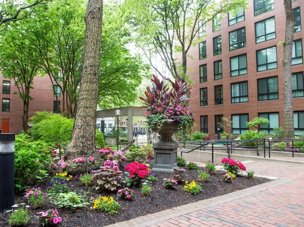 Christopher Columbus Plaza