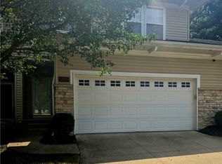 214 Crescent Ridge Dr, Seven Hills, OH 44131