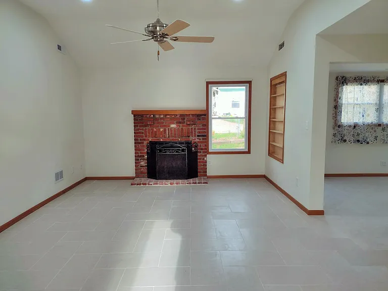 2529 Harper St — Photo 5