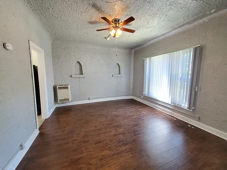542 N Alexandria Ave #101 — Photo 9