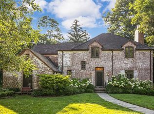 5 Winged Foot Dr #1, Larchmont, NY 10538